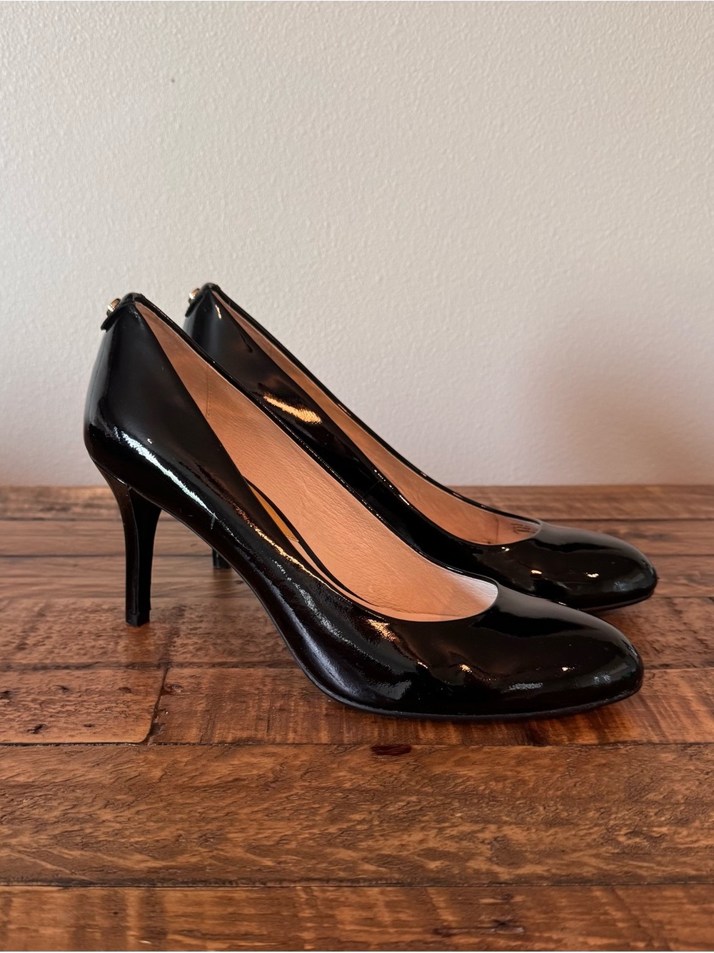 MICHAEL Michael Kors Black Patent Leather Pumps